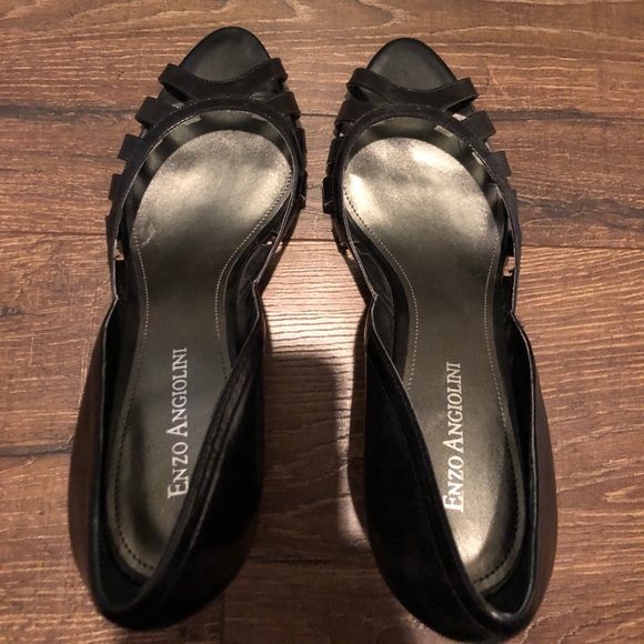 Heels - Picture 3 of 4